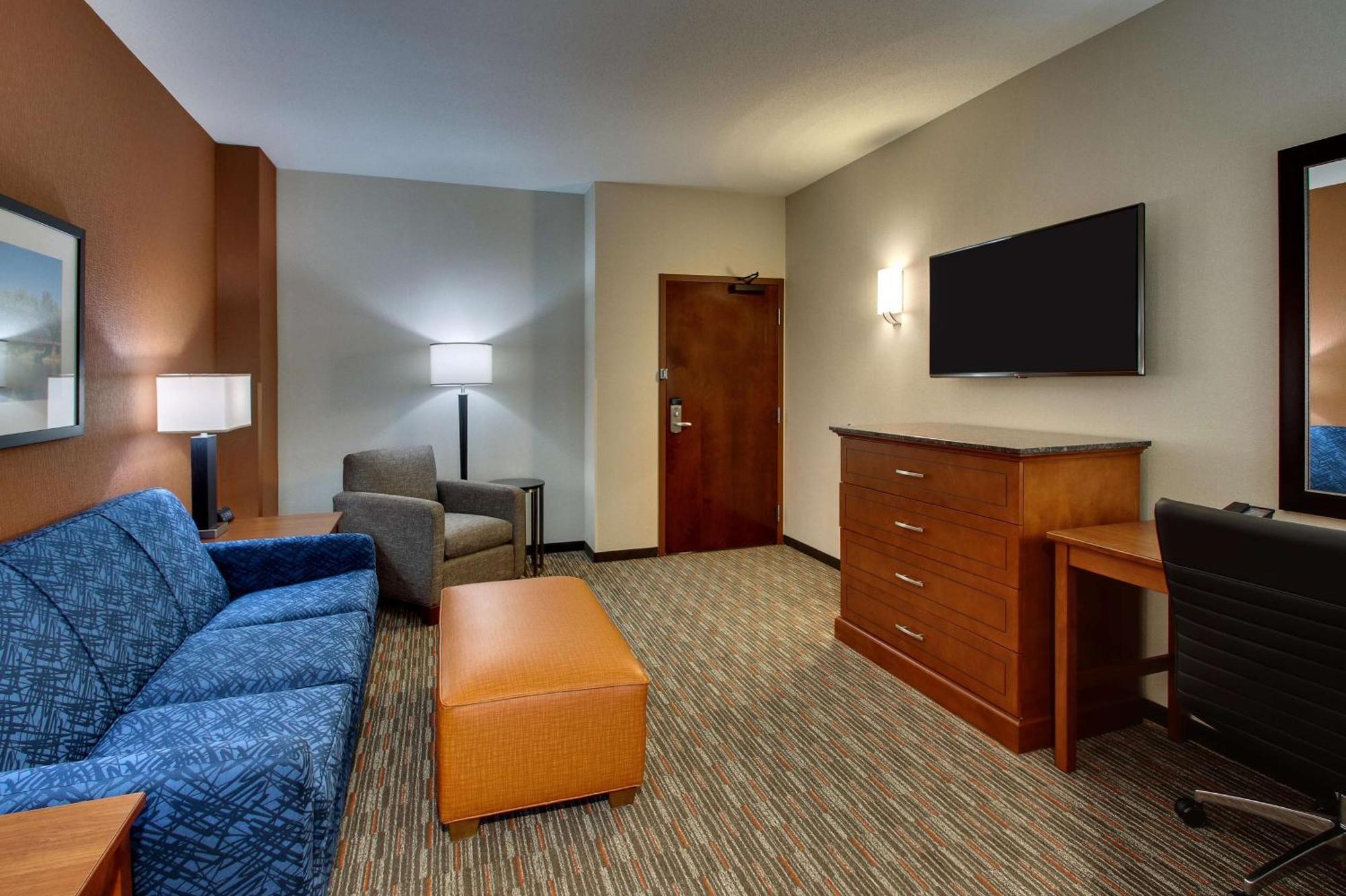Drury Inn & Suites Iowa City Коралвилл Экстерьер фото