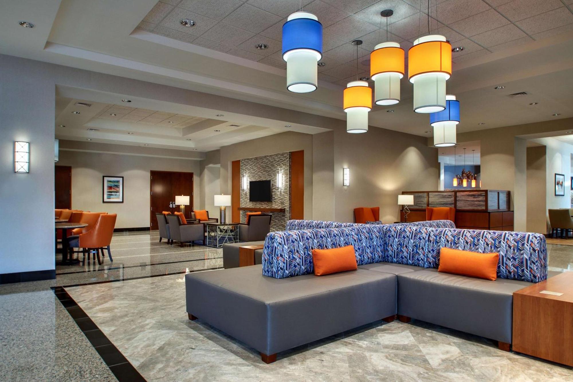 Drury Inn & Suites Iowa City Коралвилл Экстерьер фото