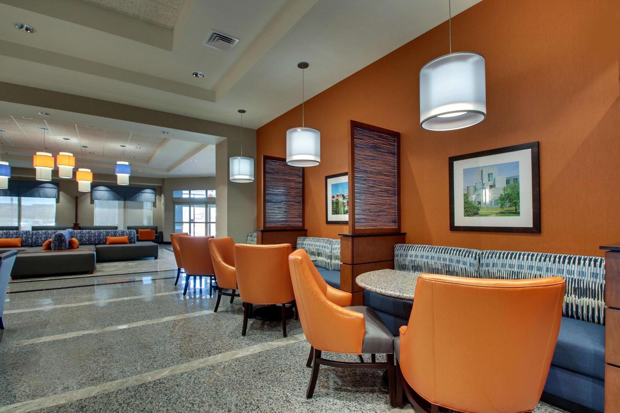 Drury Inn & Suites Iowa City Коралвилл Экстерьер фото
